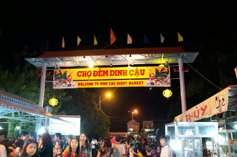 Chợ đêm Dinh Cậu - Thị trấn Dương Đông Phú Quốc